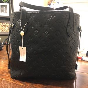 Black pebbled tote